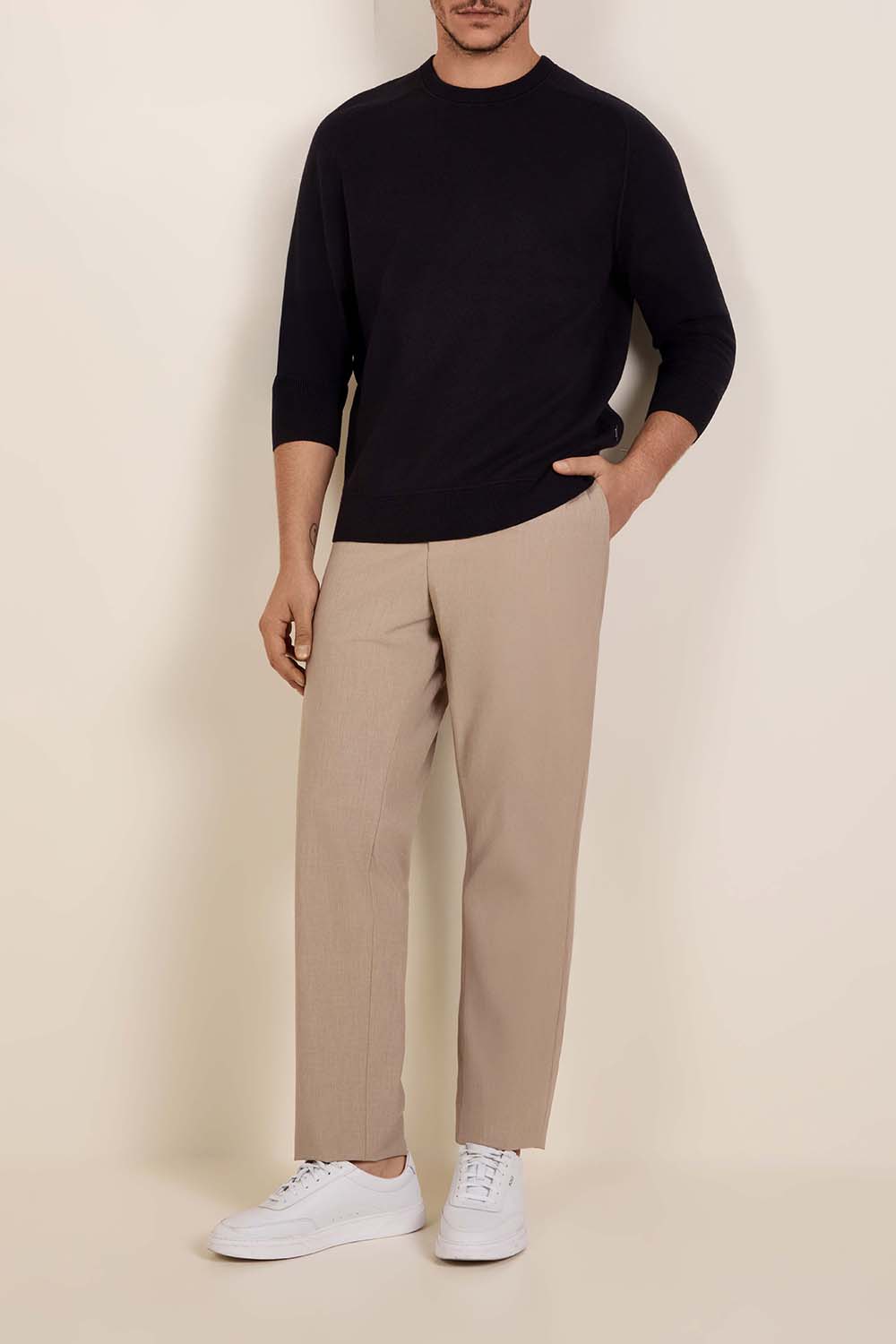 מכנסיים מחויטים בגזרת סלים פיט